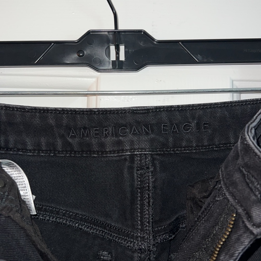 AE Ripped Mom Jean - Picture 7 of 8